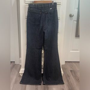Women’s wrangler jeans EUC size 30